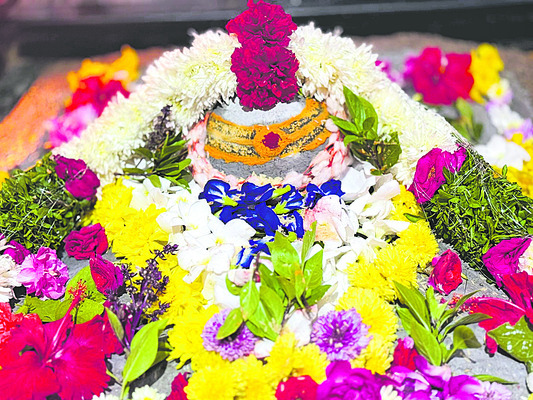 రామలింగేశ్వరాలయం ముస్తాబు1