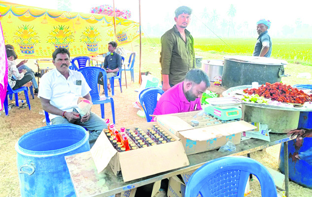 పందెం కొట్టిన కోడి1