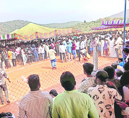 బరితెగించారు..!1