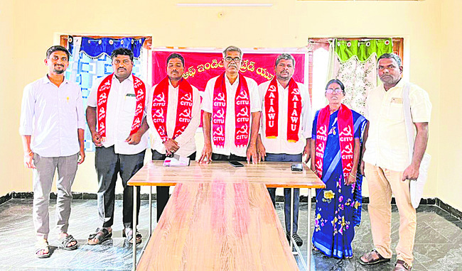 క్రీడలతో మానసికోల్లాసం 
1