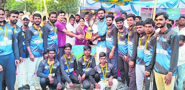 క్రీడలతో మానసికోల్లాసం 
2