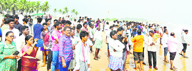 ఆసక్తికరంగా పడవల పోటీలు 1