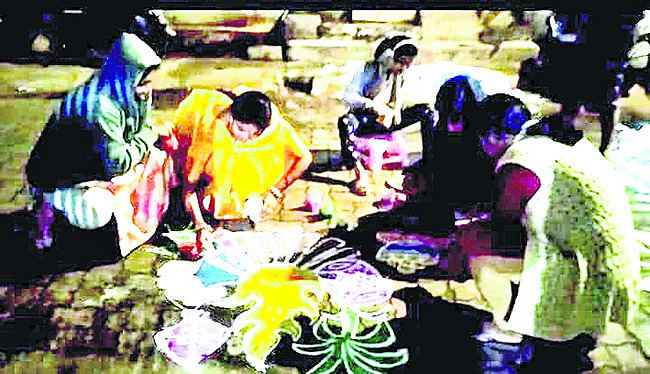 వెలుగు తెచ్చింది.. 10