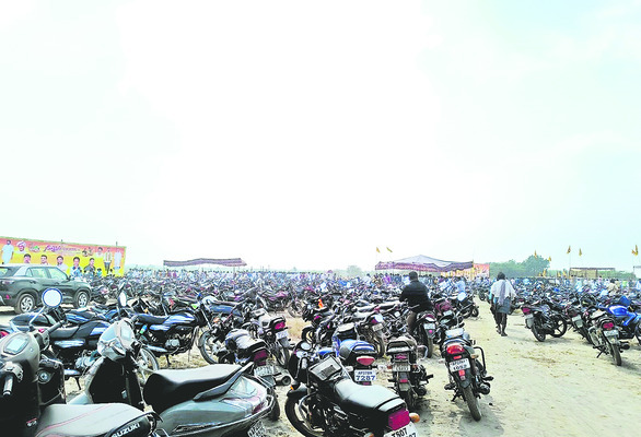 బరితెగించారు..!3