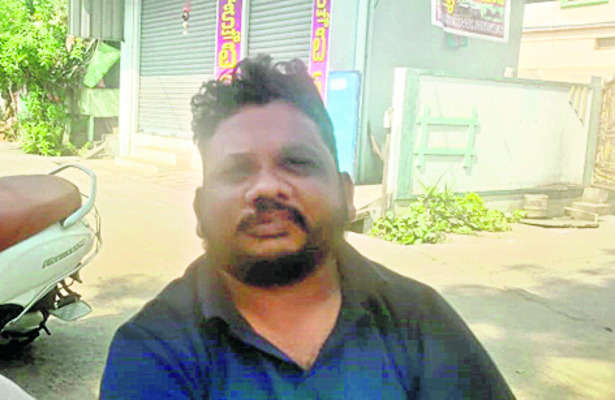 సంక్షేమ పథకాలు లేవు 
1