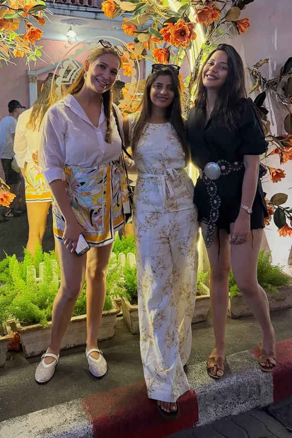  Actress Aishwarya Rajesh Birthday Celebrations In Thailand Photos9