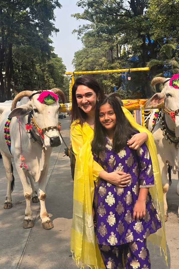 Film celebrities in Bhogi And Sankranti celebrations Photos26