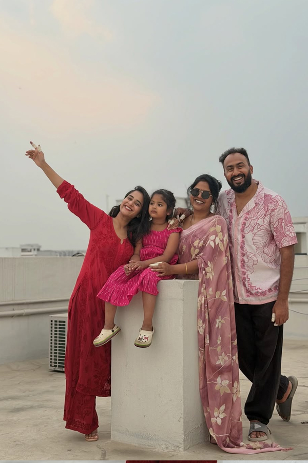 Film celebrities in Bhogi And Sankranti celebrations Photos36