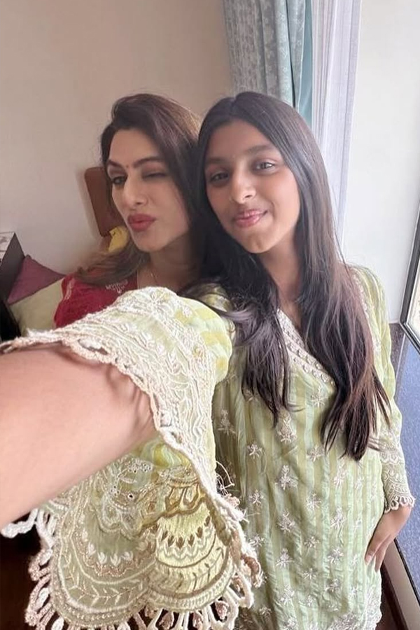 Film celebrities in Bhogi And Sankranti celebrations Photos41