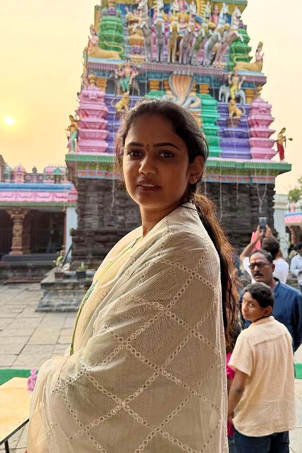 Film celebrities in Bhogi And Sankranti celebrations Photos45