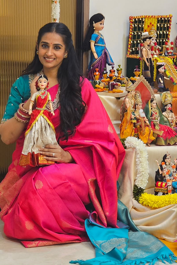 Film celebrities in Bhogi And Sankranti celebrations Photos46