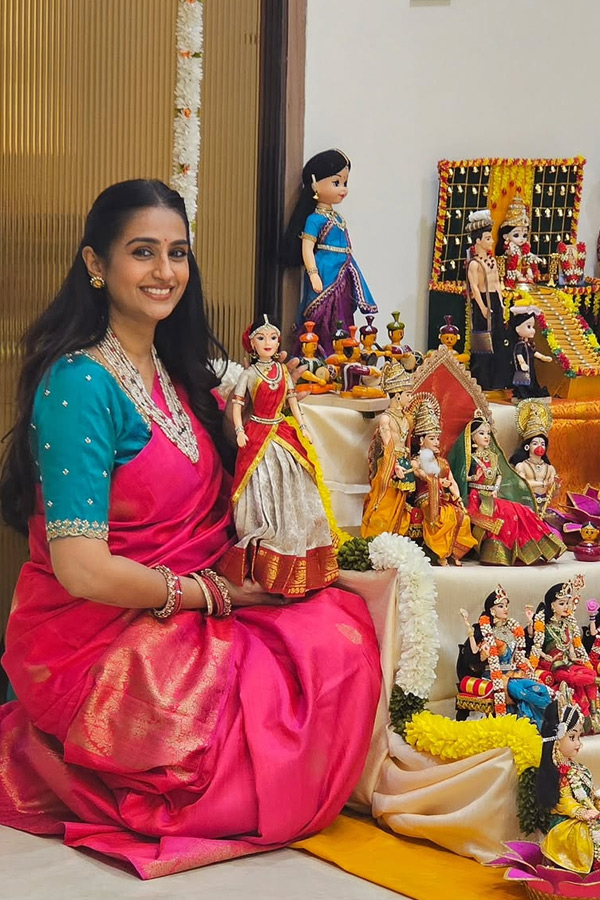 Tollywood Actress Laya Sankranthi Doll collection Photos11