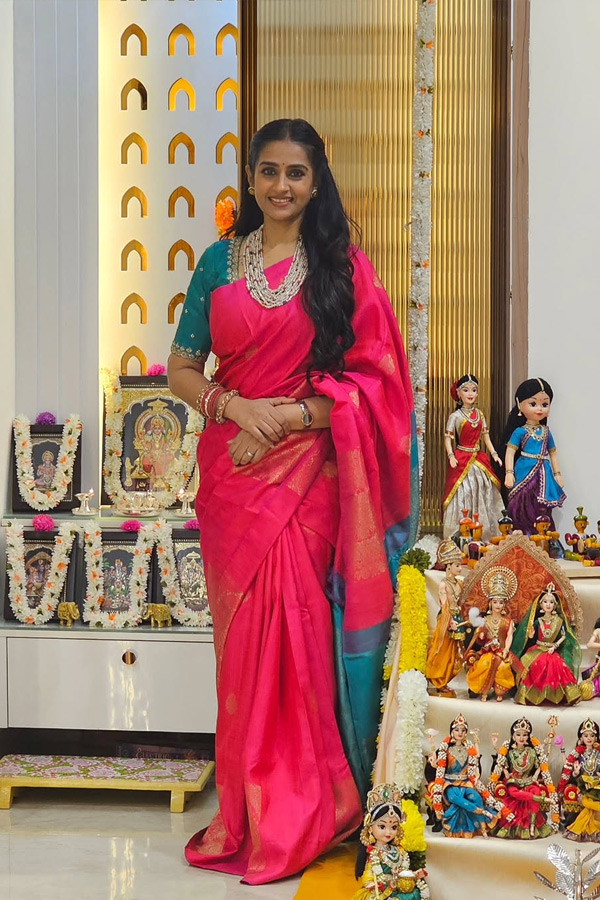 Tollywood Actress Laya Sankranthi Doll collection Photos12