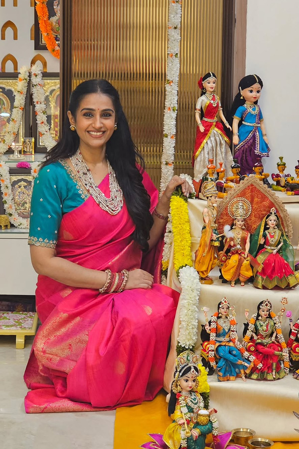 Tollywood Actress Laya Sankranthi Doll collection Photos15