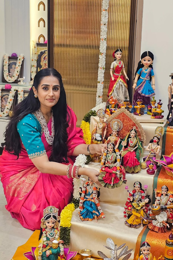 Tollywood Actress Laya Sankranthi Doll collection Photos8