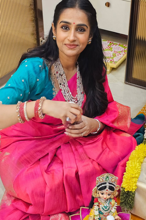 Tollywood Actress Laya Sankranthi Doll collection Photos10