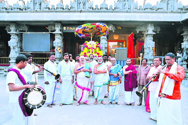 గోదావరి పరవళ్లు 1