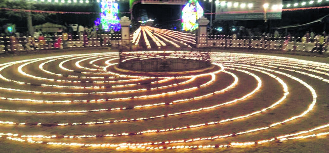 స్టాక్‌ మార్కెట్‌లో  పెట్టుబడి పేరుతో టోకరా 2