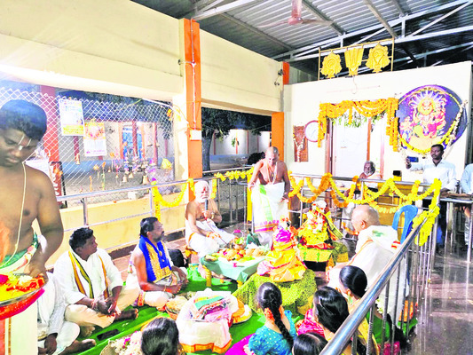 కాళేశ్వరం దేవస్థానం హుండీల లెక్కింపు2