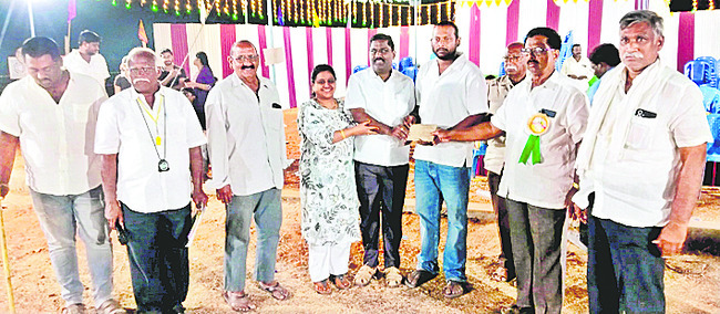 ముగిసిన రాష్ట్ర స్థాయి వృషభ రాజాల బండలాగుడు ప్రదర్శనలు 1