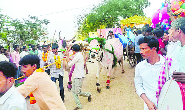 మల్లన్న బండ.. జనం నిండా1