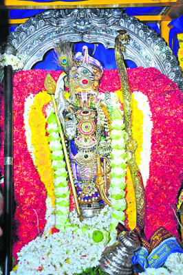 ఖాద్రీశా.. జగదీశ అంటూ భక్తులు కీర్తించగా...కదిరి లక్ష్మ4