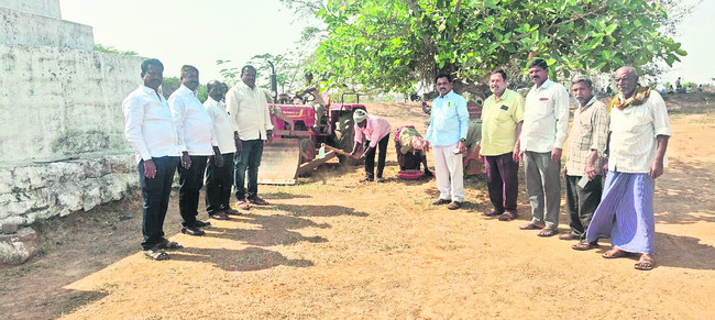 జాతర ఏర్పాటు పనుల పరిశీలన 
2