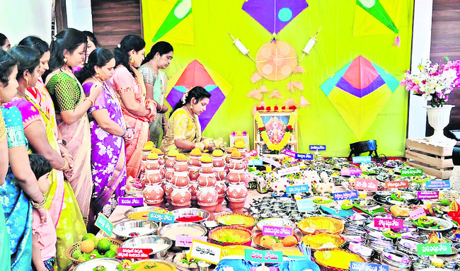 మానుకోటలో 101రకాల నోములు1