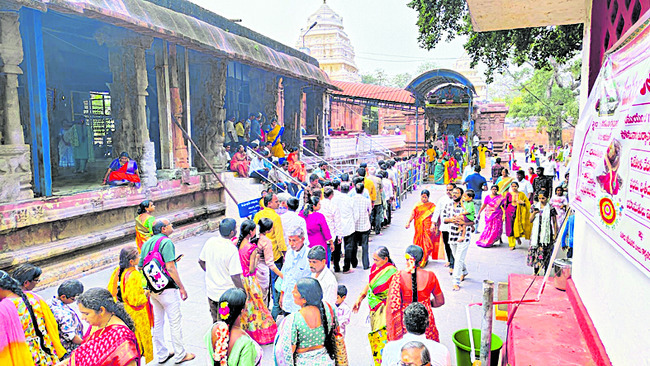 నృసింహుని ఆలయంలో సంక్రాంతి శోభ 1