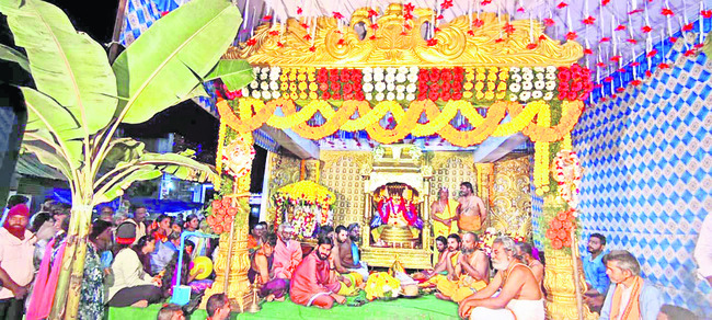 వైభవంగా లక్ష్మీనర్సింహస్వామి వరపూజ1