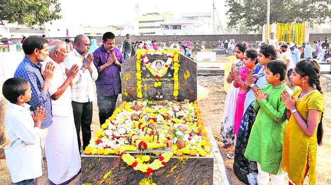 పితృస్మృతుల్లో తడిచిన నయనాలు 2