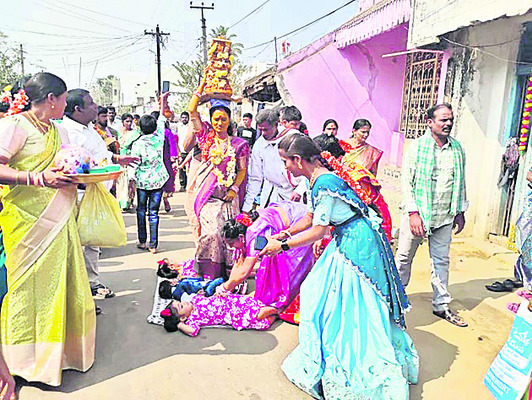 ఘనంగా బోనాల పండగ2