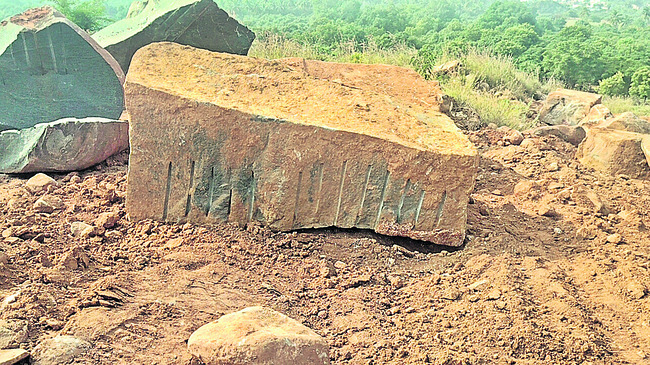 నల్లరాయి..ఆపేదేలేదోయి! 1