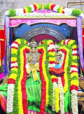 వైభవంగా గిరిప్రదక్షిణ1