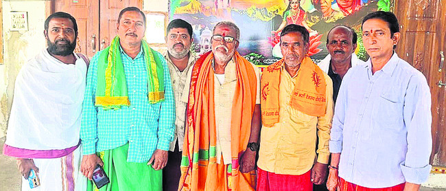 ఆలయ నిర్మాణానికి కృషి చేస్తా
2