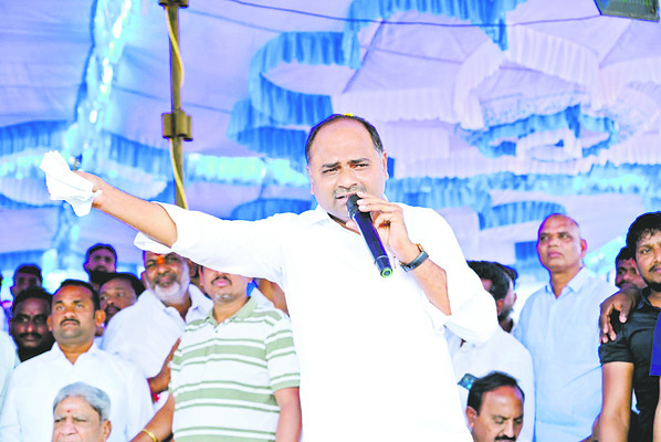 కోట్లు తెగిపడ్డాయి!6