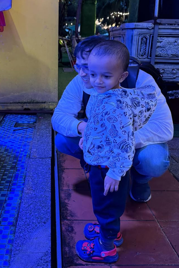 TV Actress Lahari At The beach with Her Son Photos11