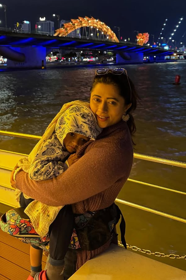 TV Actress Lahari At The beach with Her Son Photos13