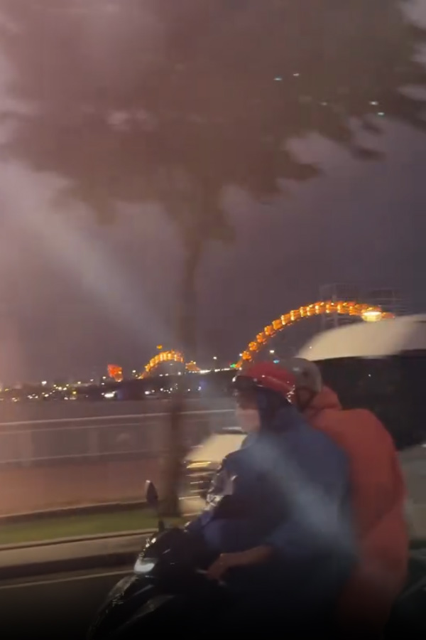 TV Actress Lahari At The beach with Her Son Photos14