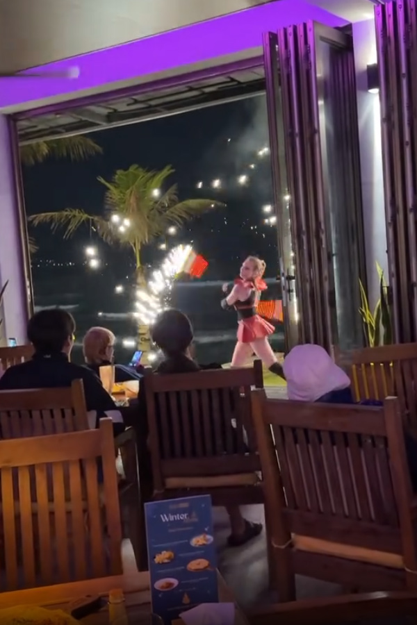 TV Actress Lahari At The beach with Her Son Photos7