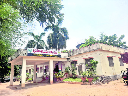 టికెట్‌ కోసం పైరవీలు1