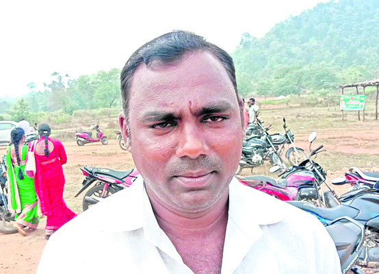 లక్ష్యానికి దూరంగా..1