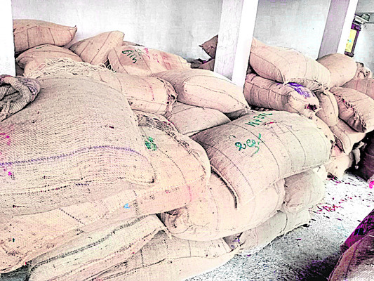 శనగ రైతుకు నష్టాల సెగ 1