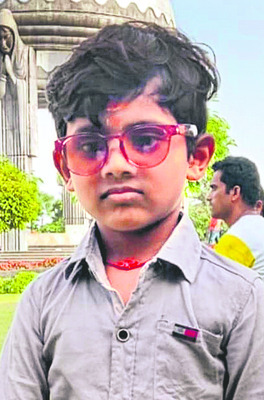 రోడ్డు ప్రమాదంలో తండ్రీ,కొడుకులు మృతి1