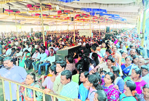 శ్రీవారి క్షేత్రం.. భక్తజన సాగరం 1