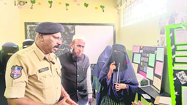 తాళం వేసిన ఇంట్లో చోరీ 1