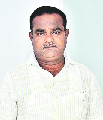 చేతికందేంత ఎత్తులో విద్యుత్‌ లైన్లు 2