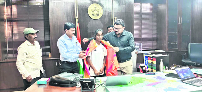 శనేశ్వరాలయంలో ప్రత్యేక పూజలు 
1