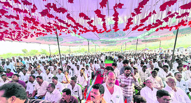 ప్రతి కార్యకర్తకూ అండగా నిలుస్తాం 1