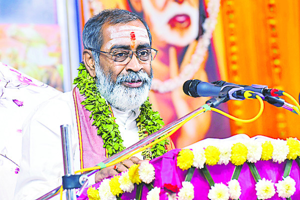 నిత్య కల్యాణ గోవిందా..
1